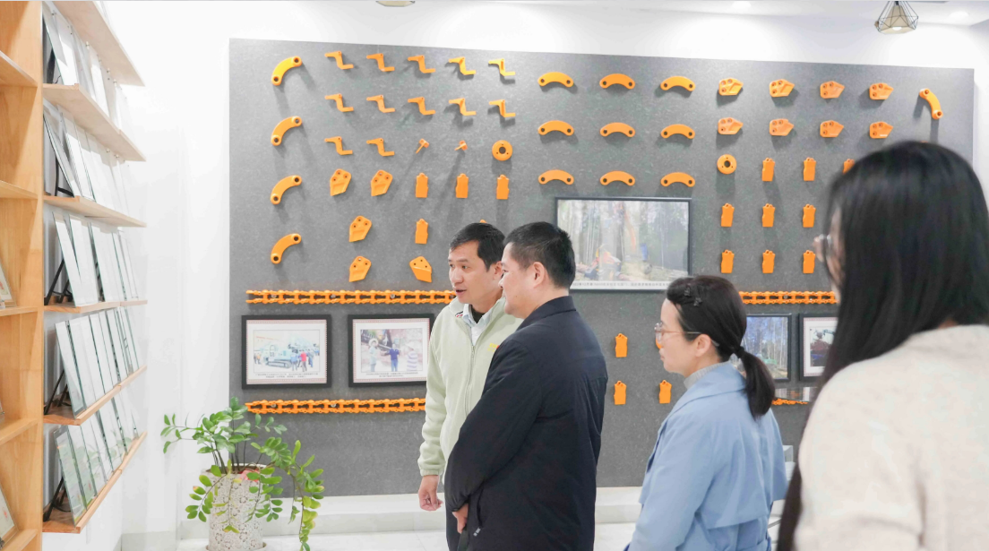 自治区工业和信息化厅调研组莅临徐沃调研指导